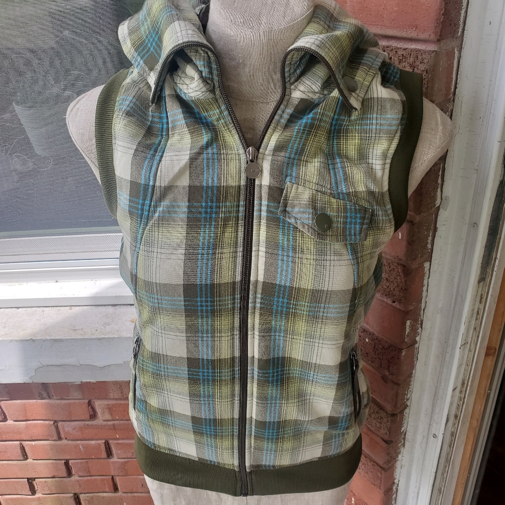 Burton plaid dryride blue&green vest sz small